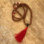 Japamala Nepali rojo para protección y oración.