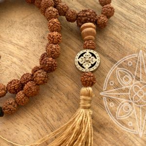 Japamala Nepalí beige Nudo infinito para la sabiduría y la paz interior