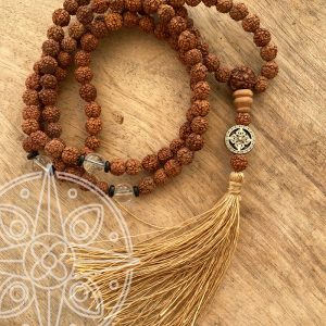 Japamala Nepalí beige Nudo infinito para la sabiduría y la paz interior