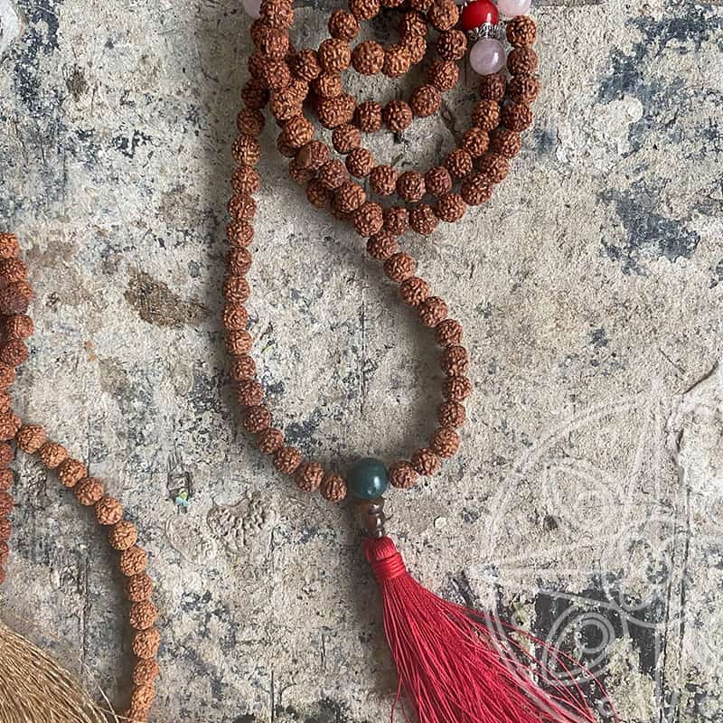 Japamala Nepalí café Buda para concretar sueños, concentración y sabiduría